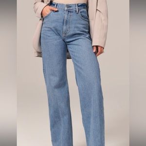 Abercrombie 90s Ultra High Rise Relaxed Jeans